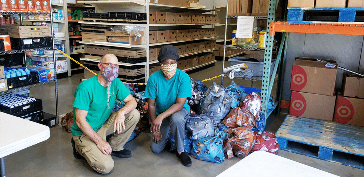 Pet Pals Pack donates to Amazing Grace Food Pantry